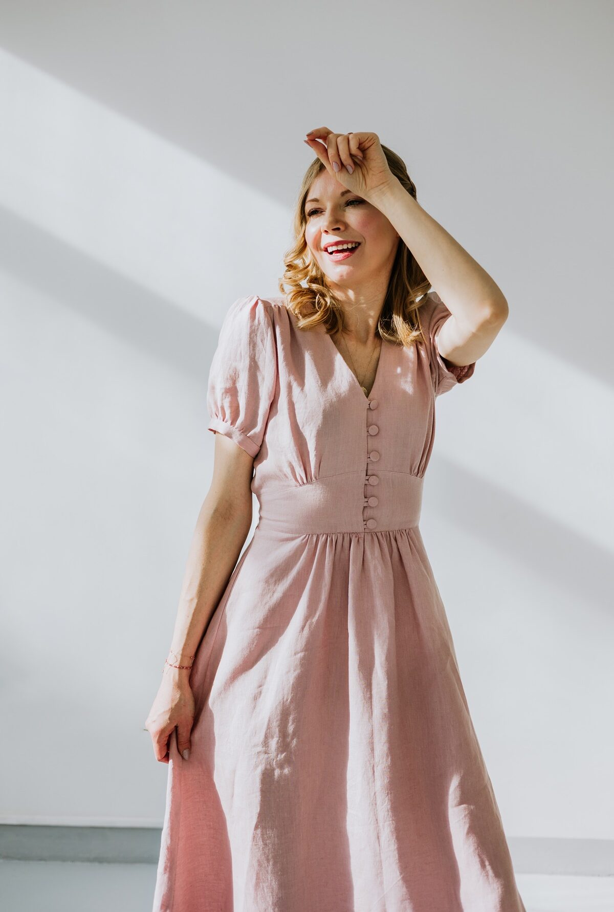 Lniana sukienka SCARLETT short sleeves -L- pudrowy róż – dostępna od ręki